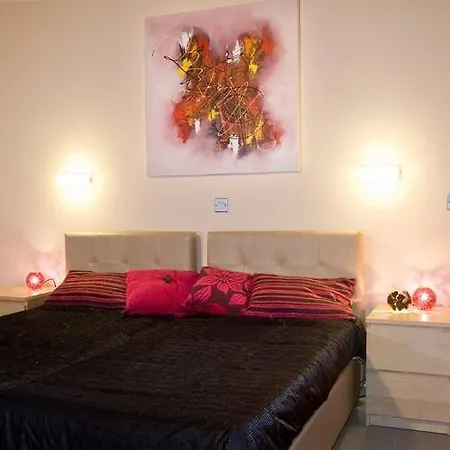 Villa Luxury In Nature Polis